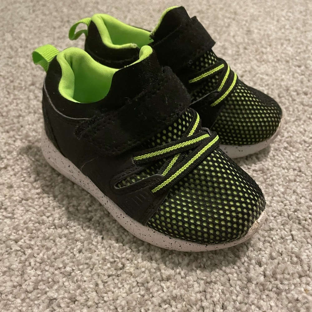 CAT & JACK Baby Sneakers Size 5